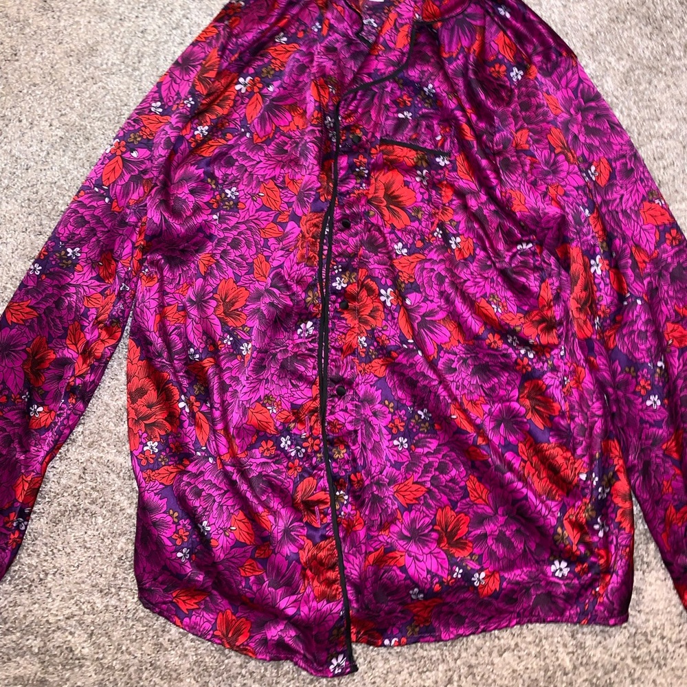 Gilligan & O’Malley Purple & Red Button Down top - Picture 6 of 13